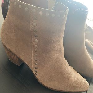 Lucky Brand tan suede studded booties size 8.5 8 1/2